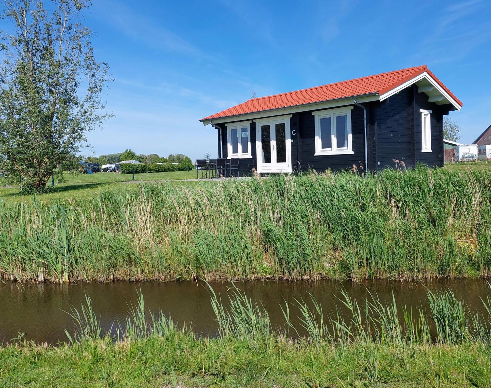 Vakantiehuisje Vlakbij Leeuwarden, Swichumer Pleats Exterior photo